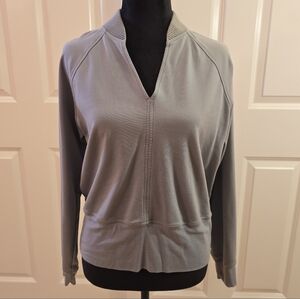 Athleta Eastbound Size M Minimalist Gray Sweatshirt